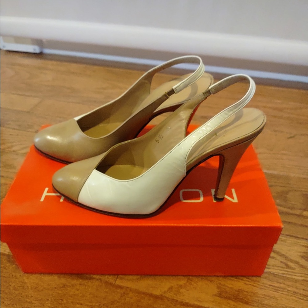 Halston Vintage Tan and White Pumps - 5.5